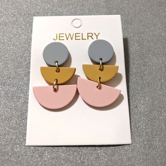NWT🌼Geometric Half Moon Neutral Earrings - Picture 2 of 4